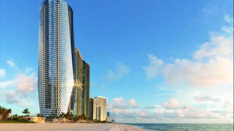 Torre de lujo frente al mar en Sunny Isles Beach al atardecer — Bentley Residences Miami, inversión en Miami en preconstrucción